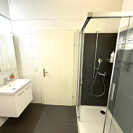 Lejlighed Thun Alps Scenic Views And Concierge By Swisshut *